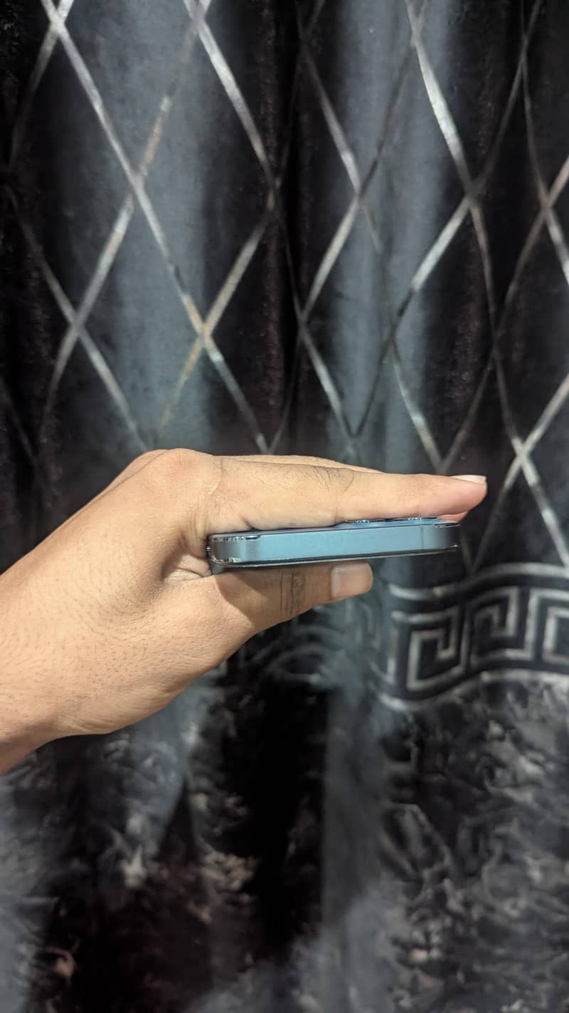 Apple iPhone 12 Pro 4