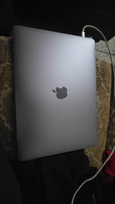 macbook pro 2020 (8/256)