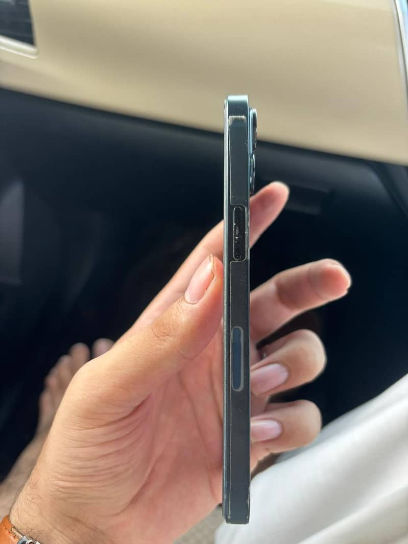 Apple iPhone 13 1