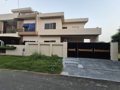10 Marla Ready-to-Move House at Very Reasonable Price in Beaconhouse Society Lahore