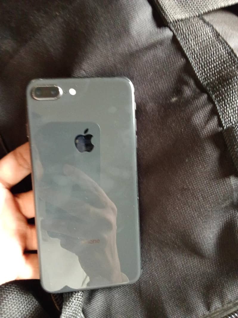Apple iPhone 8 Plus 0