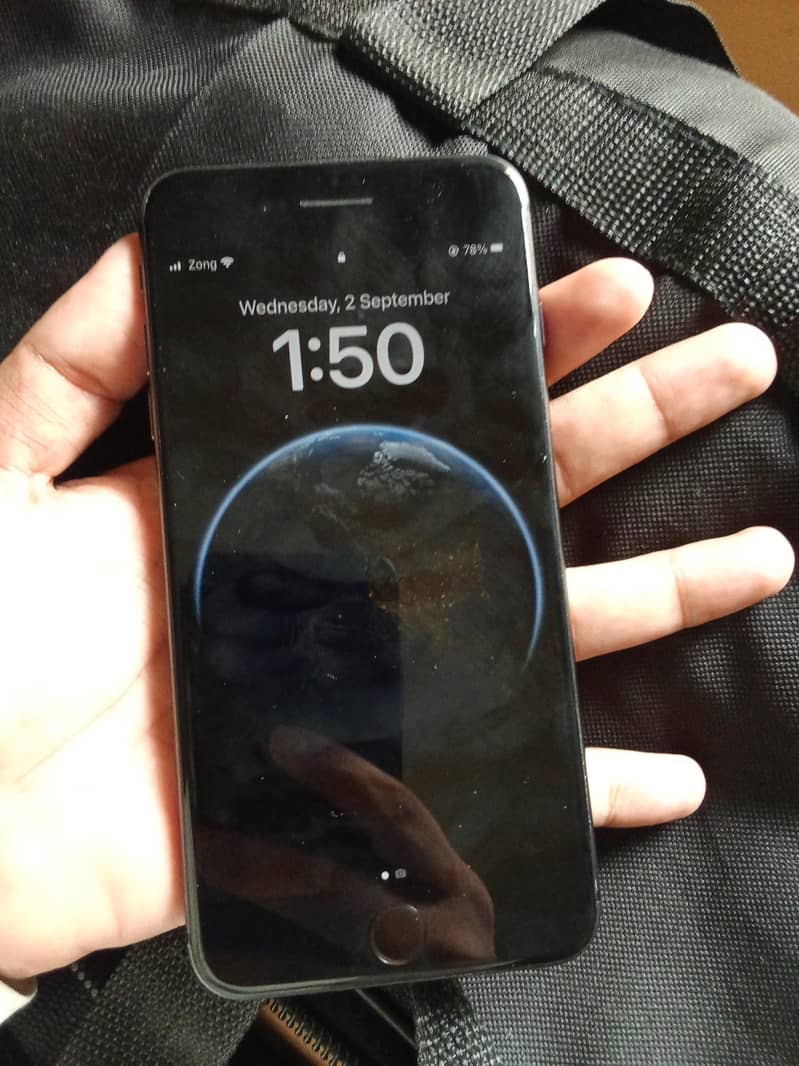 Apple iPhone 8 Plus 1