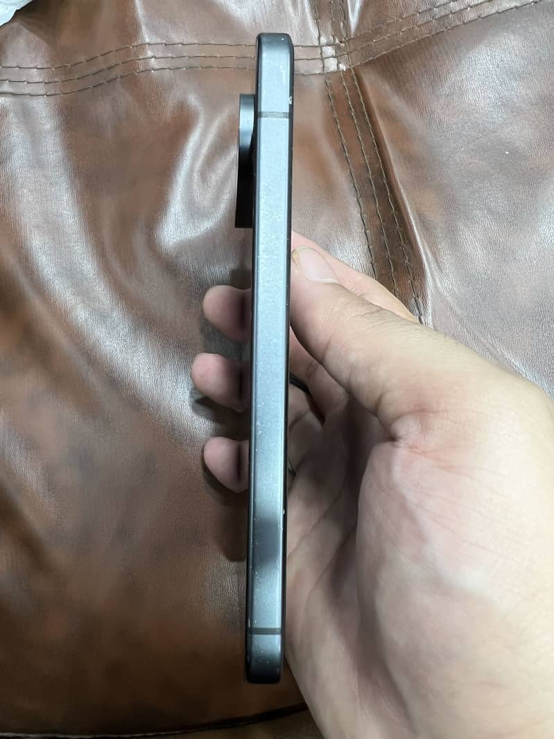 Google Pixel 9 4