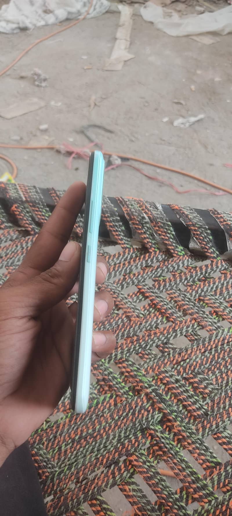 Itel Vision 3 2
