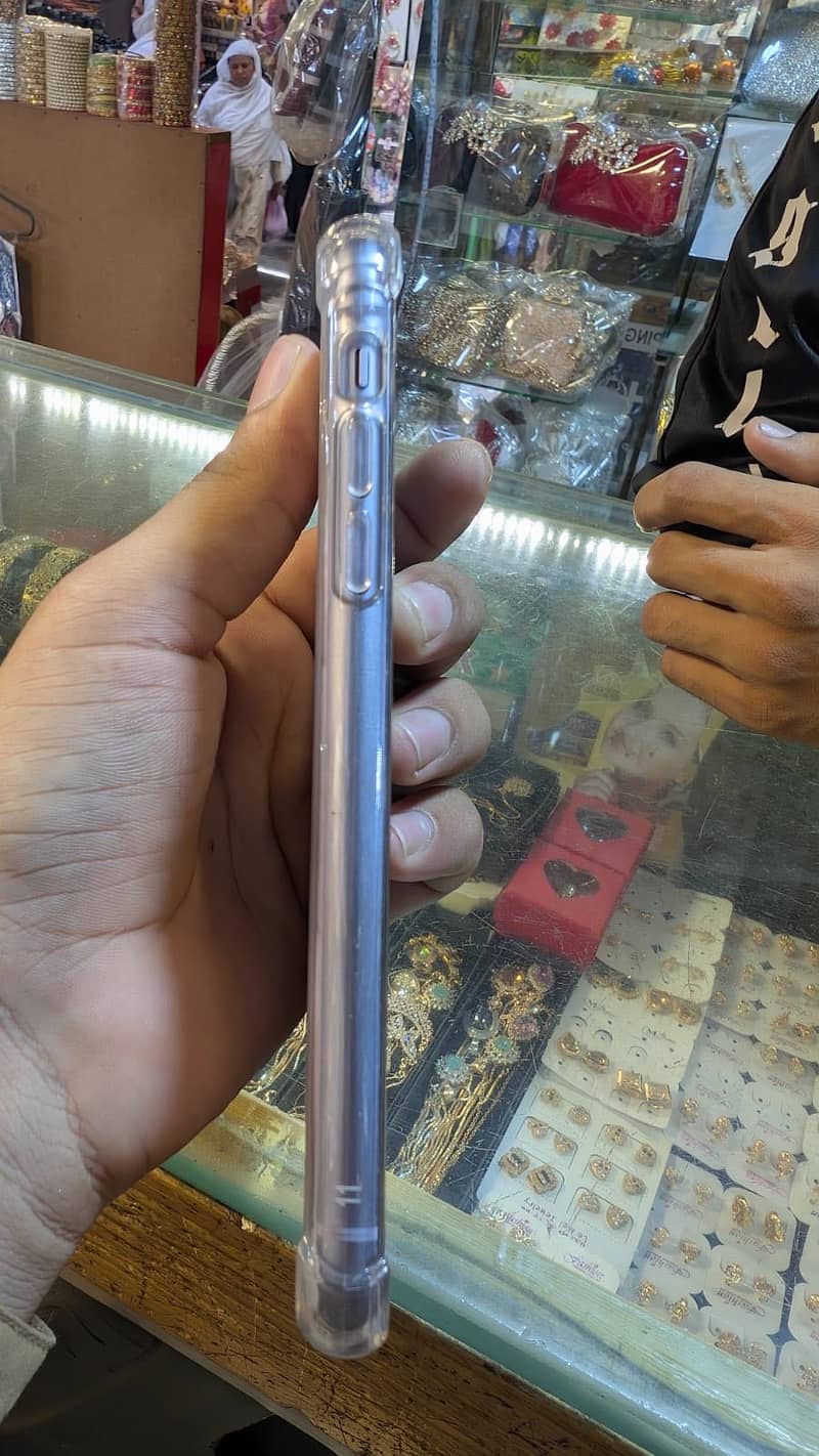 Apple iPhone 11 1