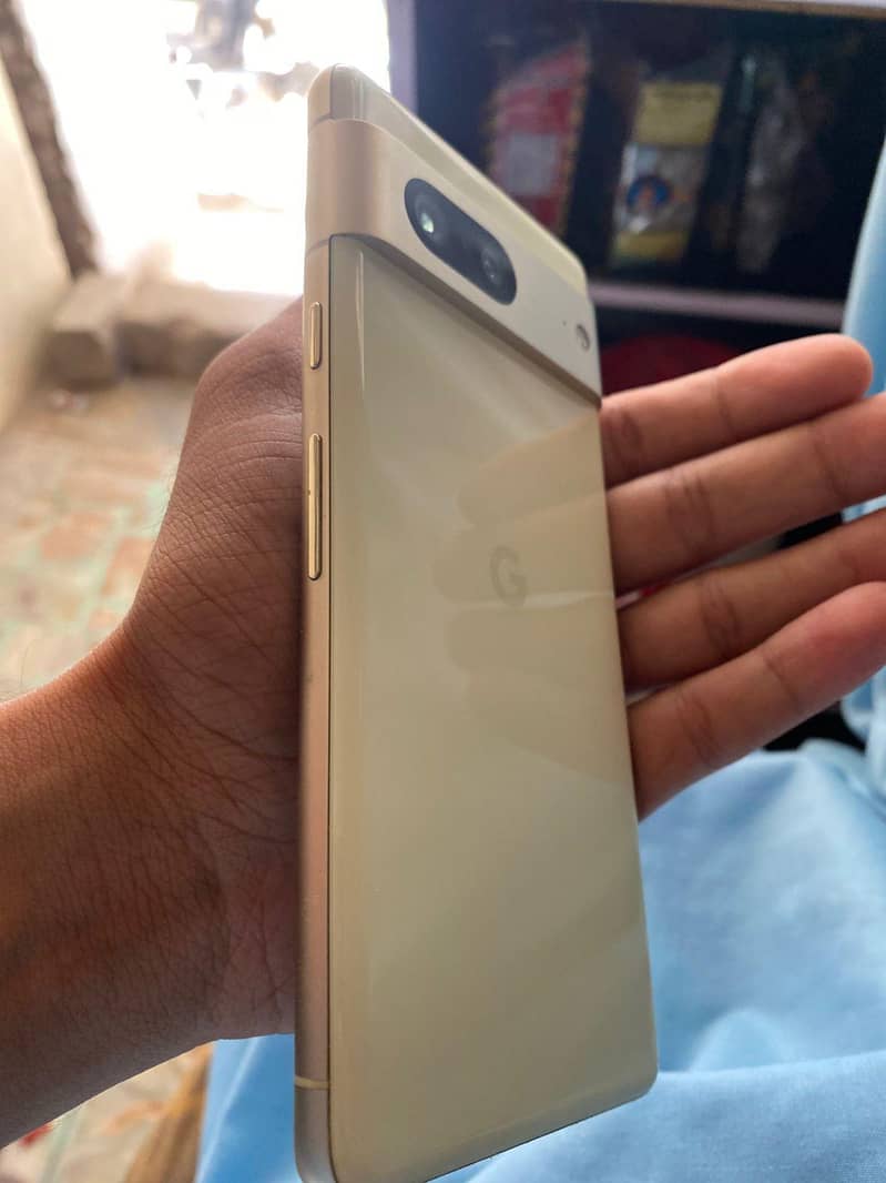 Google Pixel 7 4