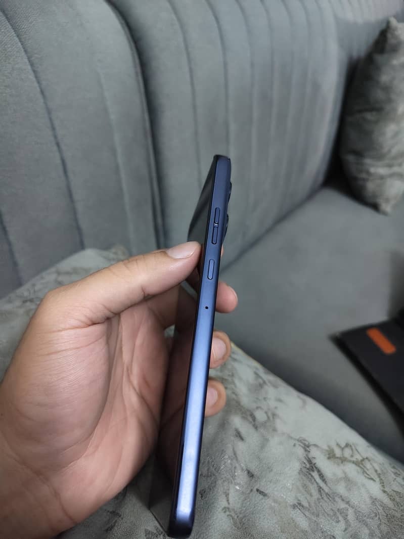 Moto G86 3