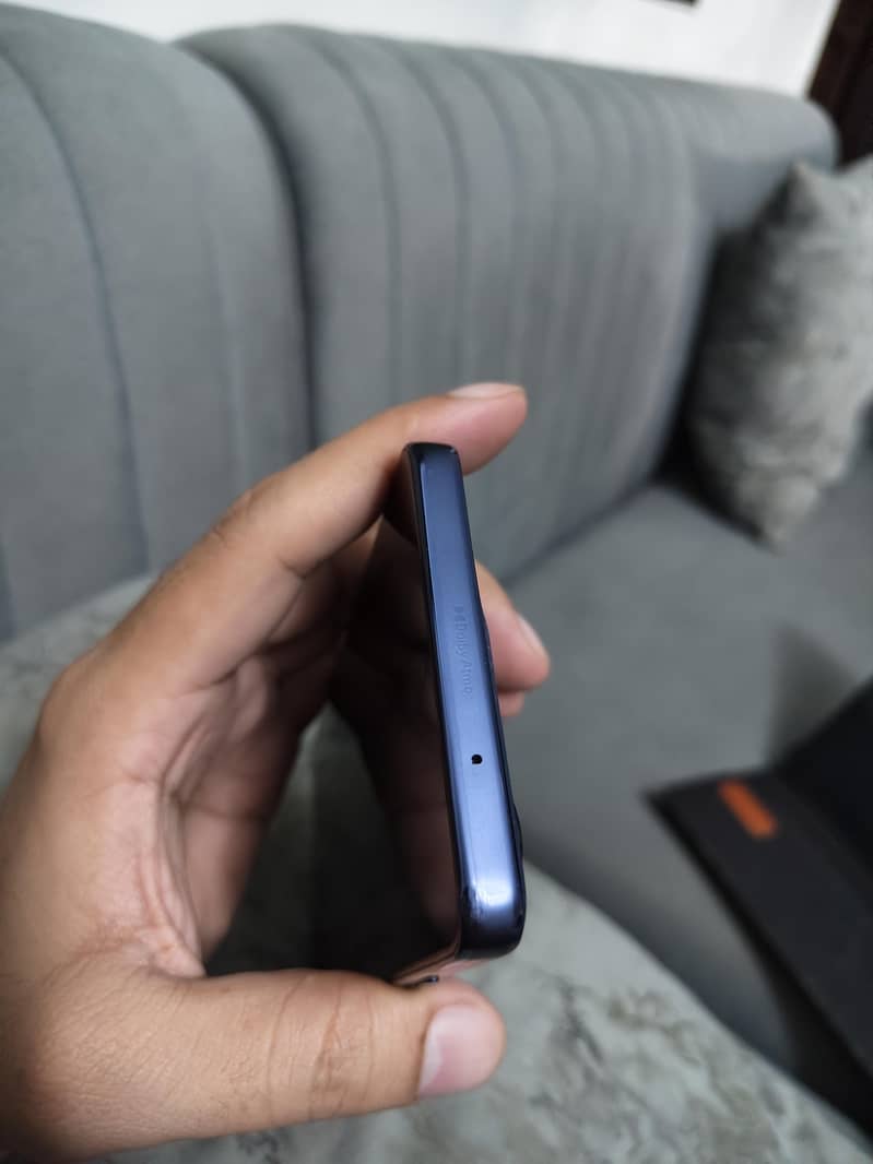 Moto G86 4