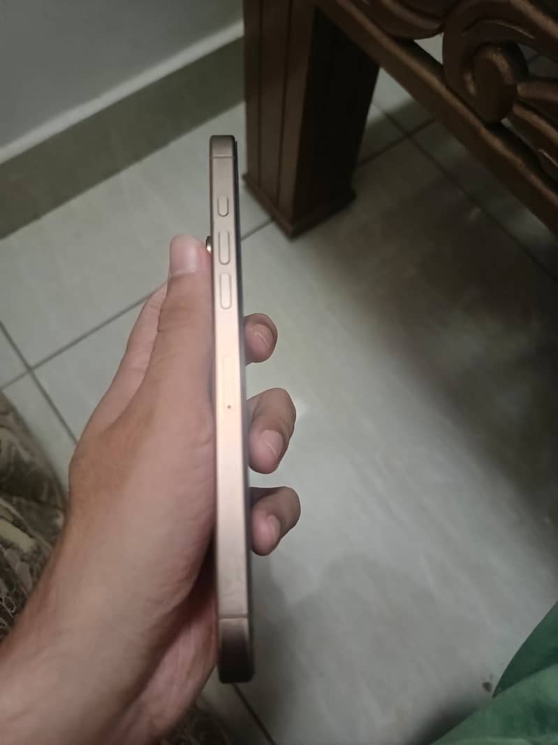 Apple iPhone 16 Pro Max 2