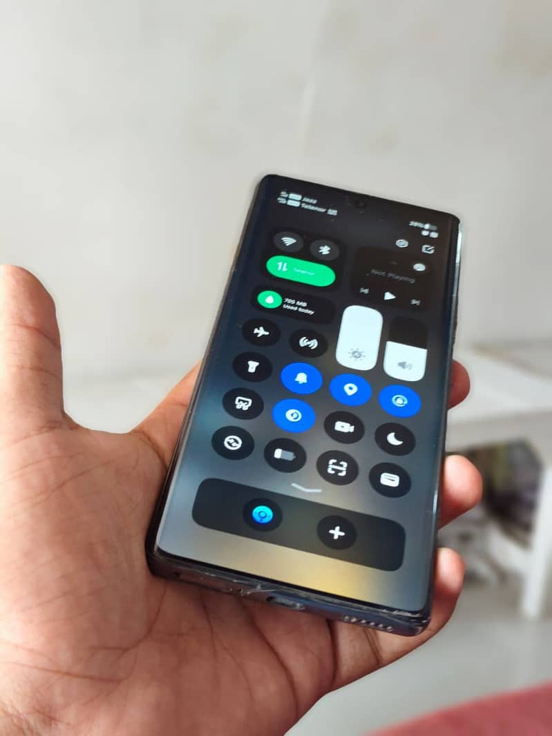 Tecno CAMON 40 Pro 1