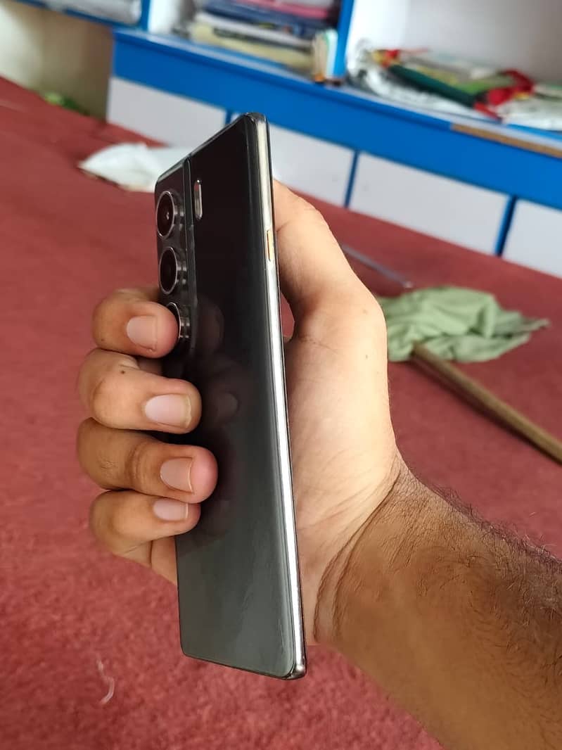 Tecno CAMON 40 Pro 2
