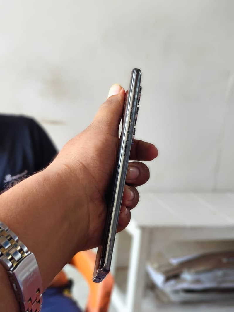 Tecno CAMON 40 Pro 4