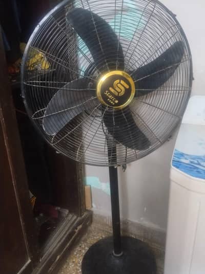 padestal fan bilkol ok condition