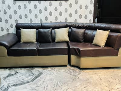 5-Seater Leather Sofa for Sale – Excellent Condition (10/10)