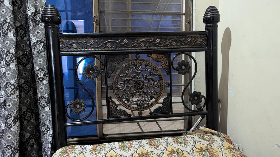 iron bed 1