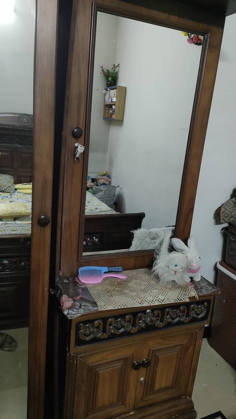 Chinyoti Dressing Table 1
