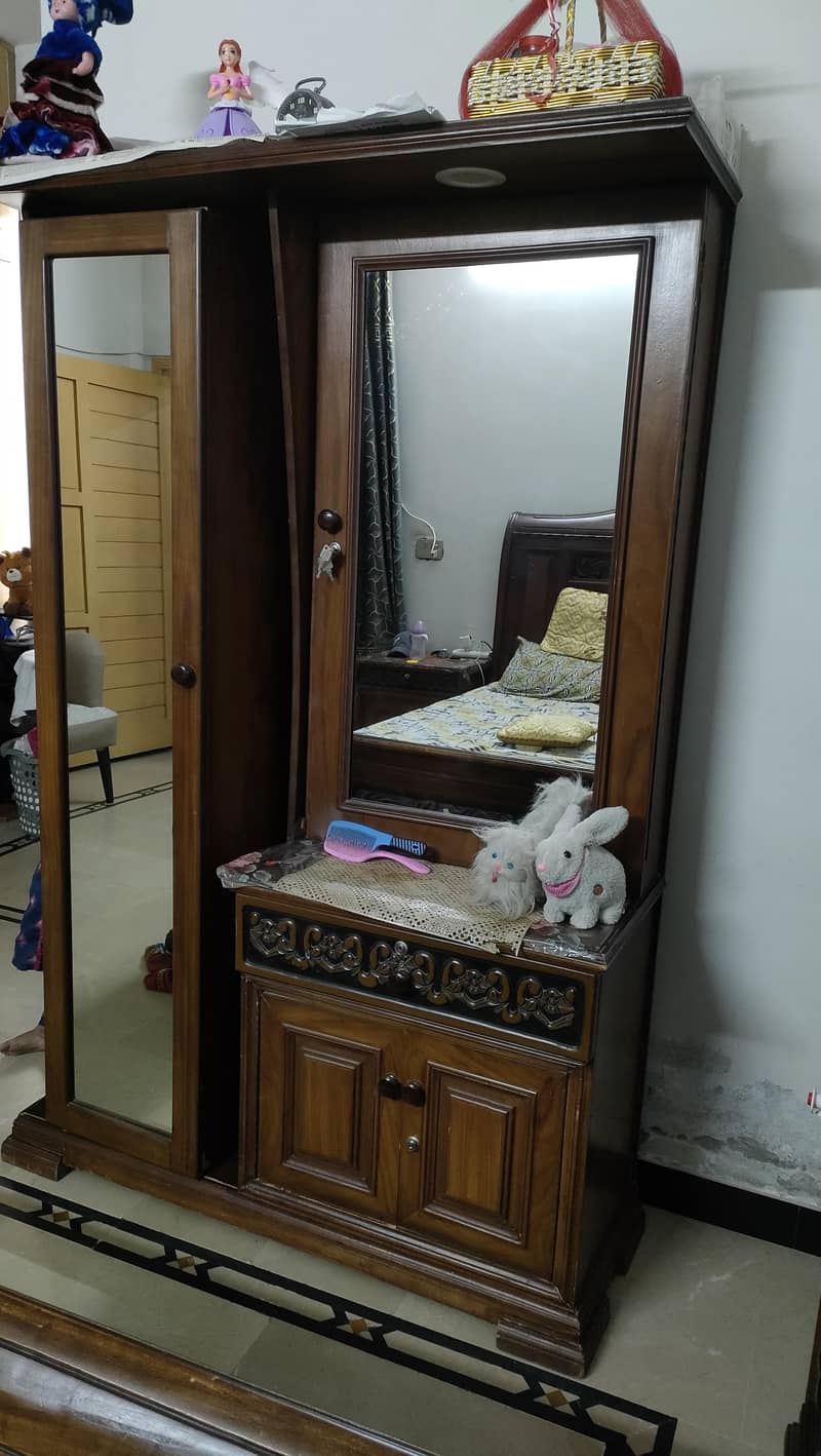 Chinyoti Dressing Table 4