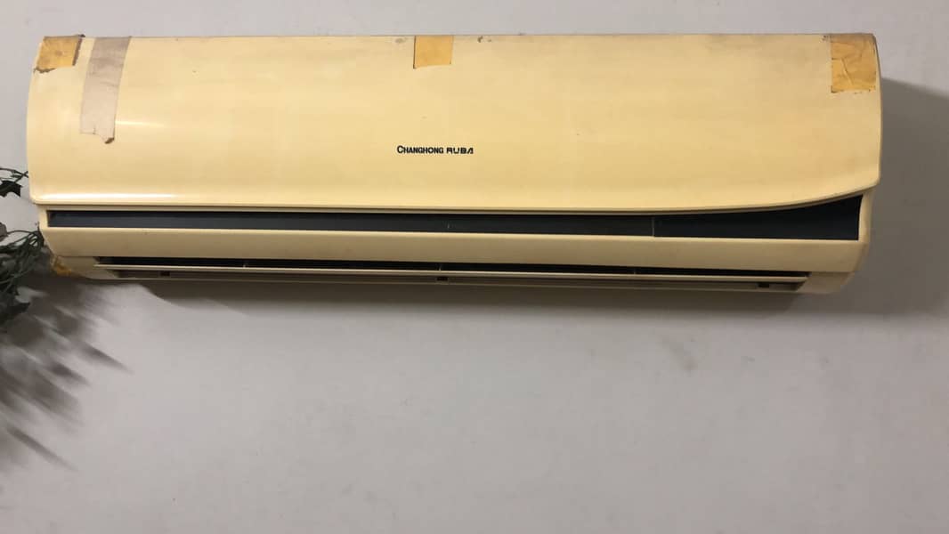 Split AC in working condition 0