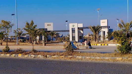 8 Marla Plot For Sale BOULEVARD