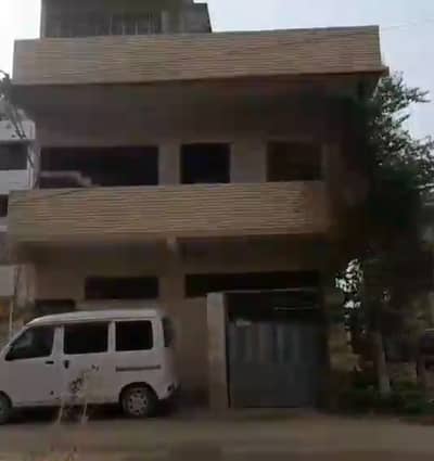 3 side corner road and park facing house