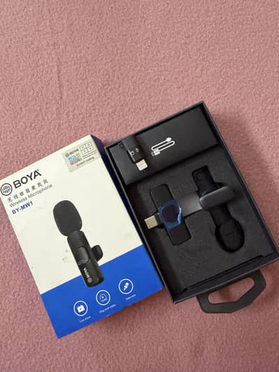 Boya Wireless Clip-On Microphone