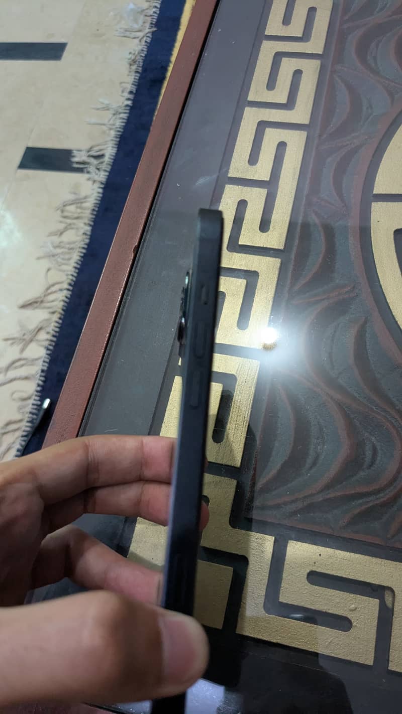 Apple iPhone 13 1