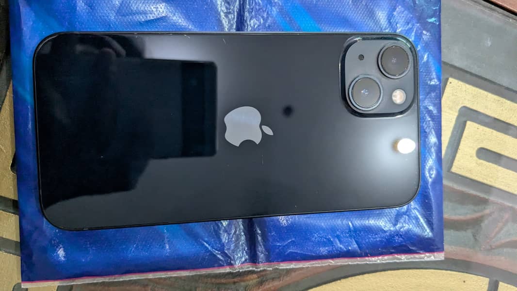 Apple iPhone 13 2