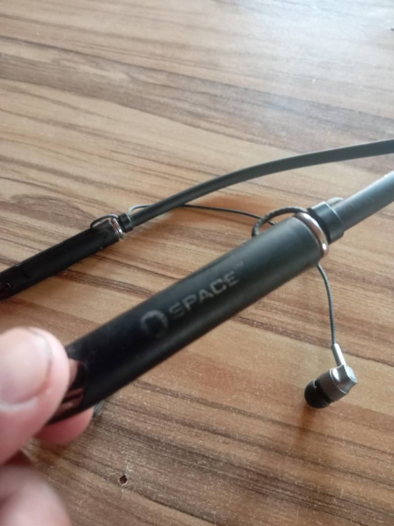 Original headphone 2