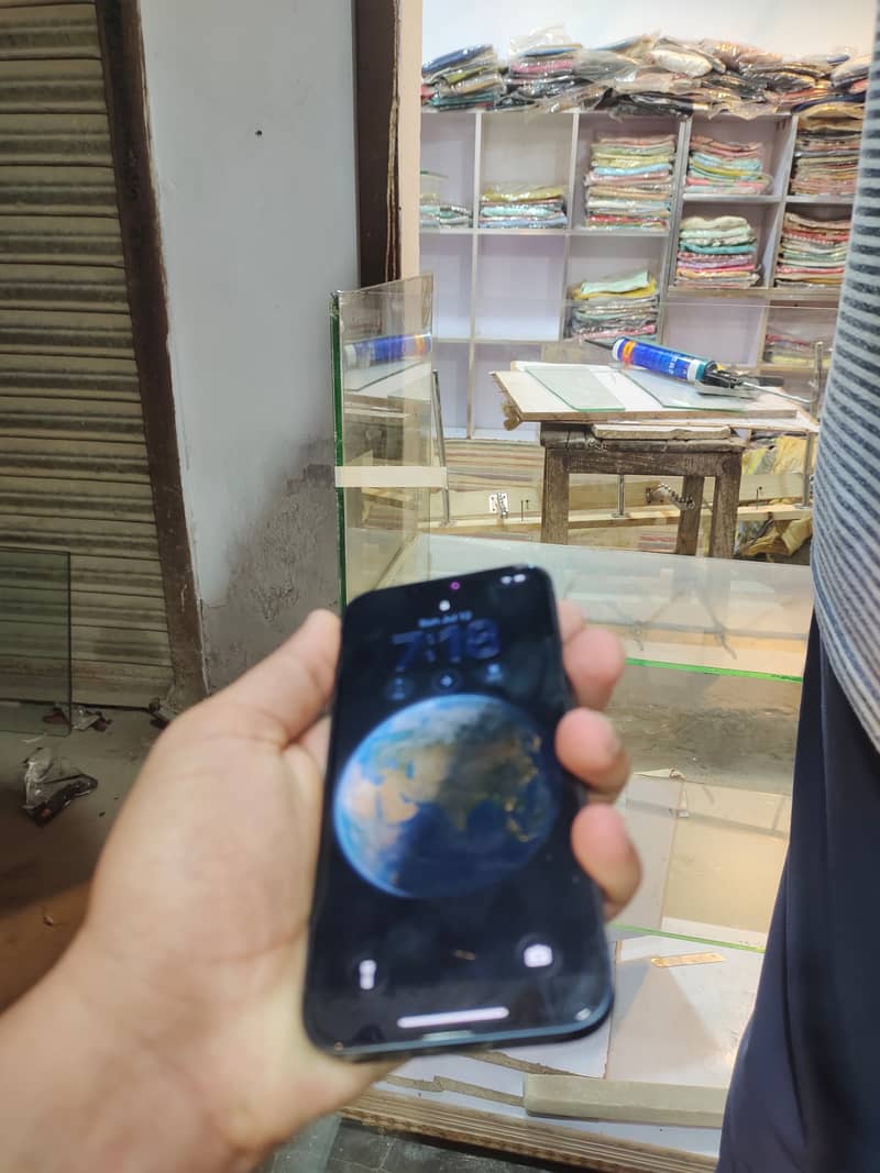 Apple iPhone 13 2