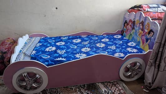kids bed (Cinderella)