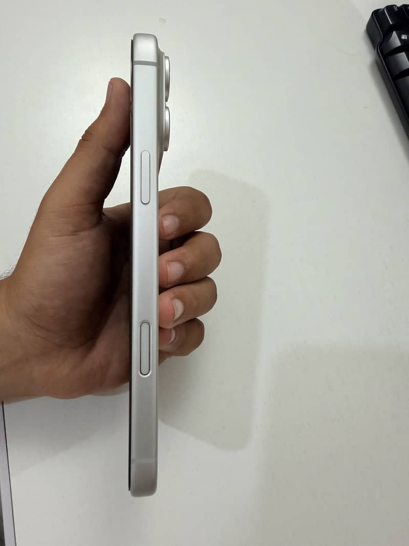 Apple iPhone 17 Pro Max 2