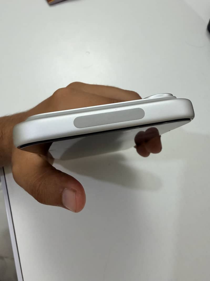 Apple iPhone 17 Pro Max 3