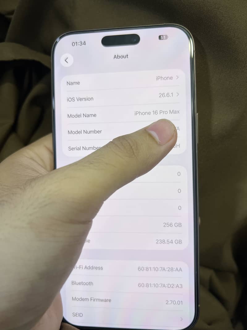 Apple iPhone 16 Pro Max 6