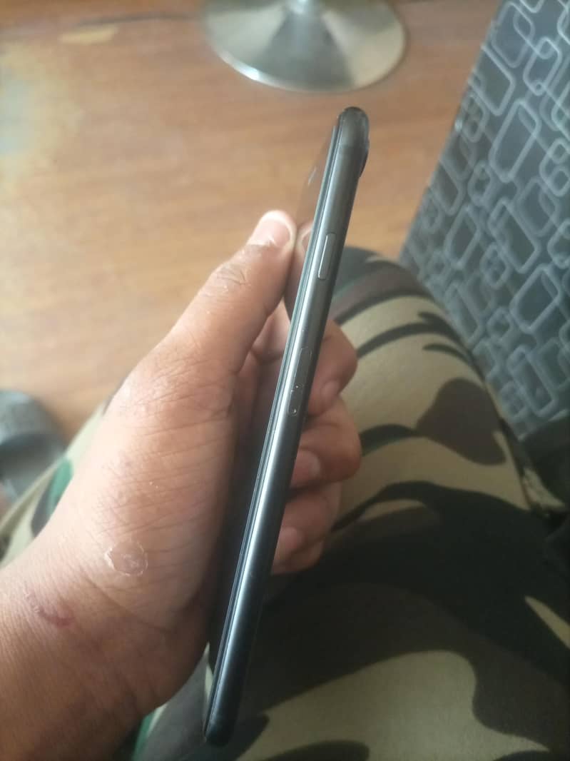 Apple iPhone 7 Plus 3