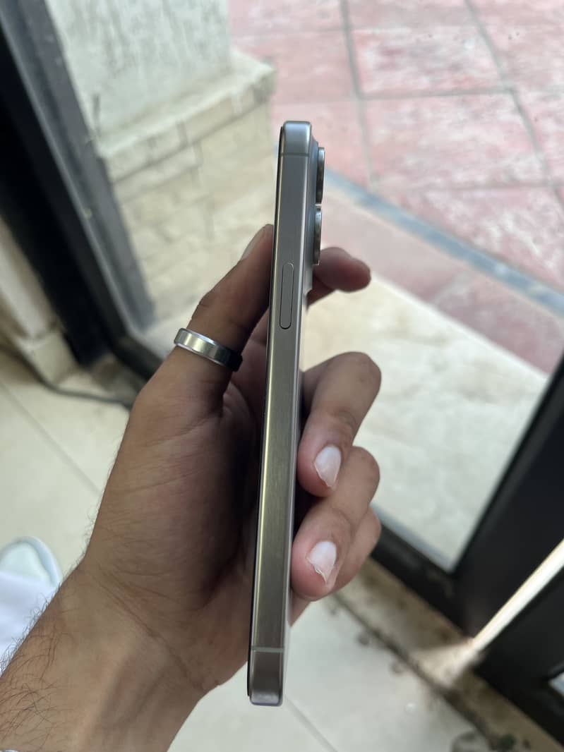 Apple iPhone 15 Pro Max 3