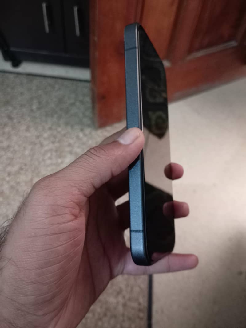 Google Pixel 9a 6