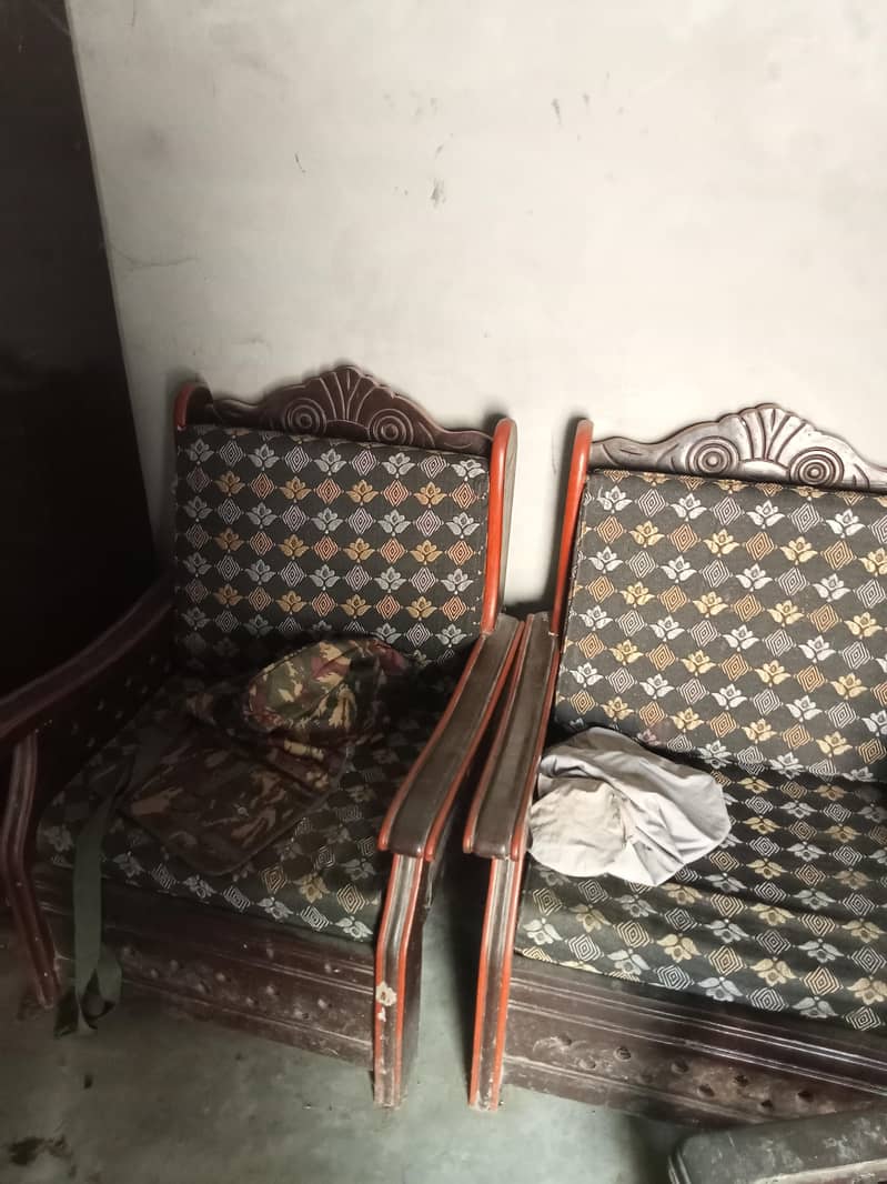 5 Seaters Sofa 1