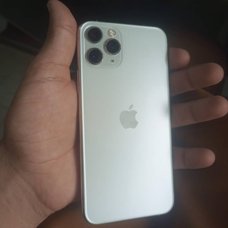 Apple iPhone 11 Pro 1