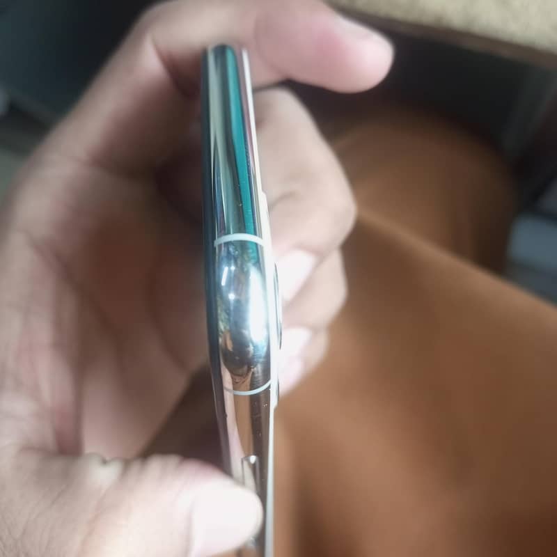 Apple iPhone 11 Pro 2