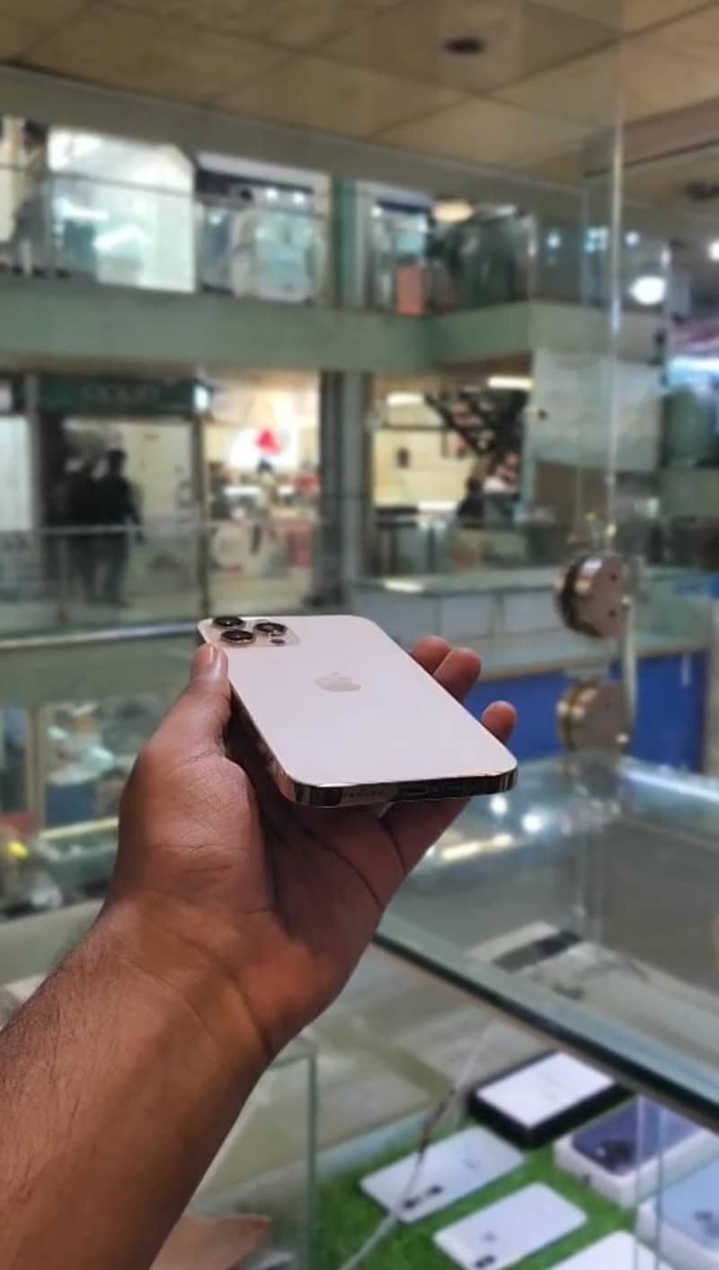 Apple iPhone 12 Pro Max 3