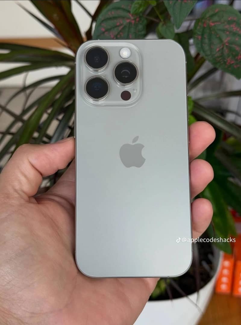 Apple iPhone 16 Pro 0