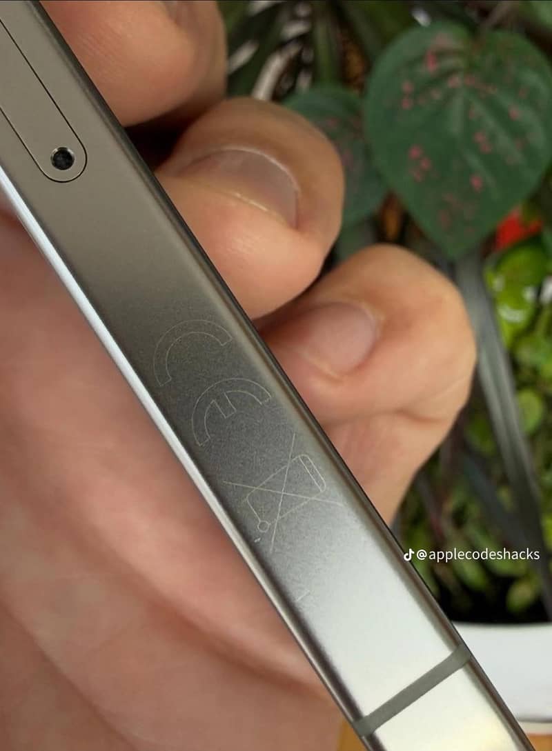 Apple iPhone 16 Pro 2