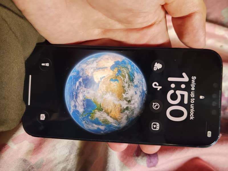 Apple iPhone 13 2