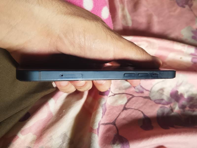 Apple iPhone 13 3