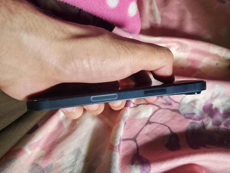 Apple iPhone 13 4