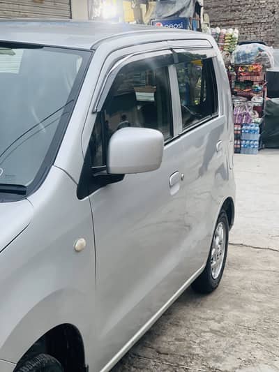 Wagnor r car  available with driver