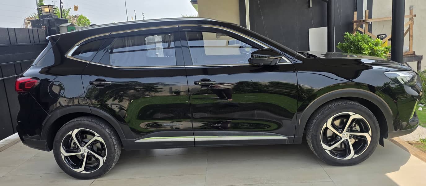 MG HS PHEV 1