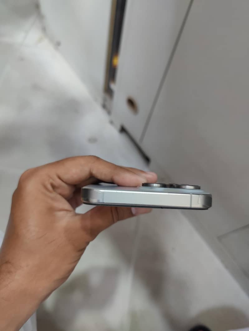 Apple iPhone 15 Pro Max 3