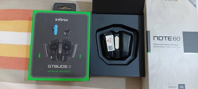 Infinix Note 60 8GB, 256 GB almost New with Infinix GT Buds 3