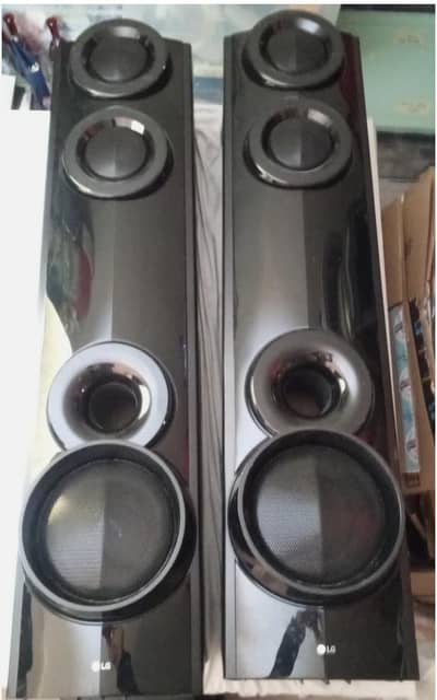 LG Tower Wofer speakers Heavy sound Heavy Base